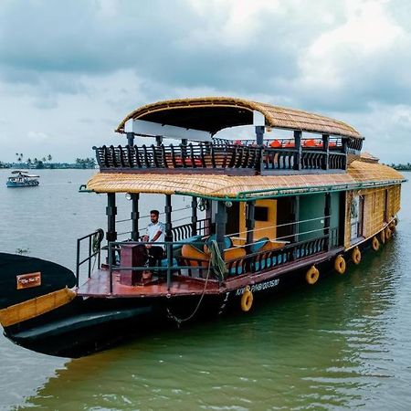Отель Why Not Houseboat Alappuzha Экстерьер фото