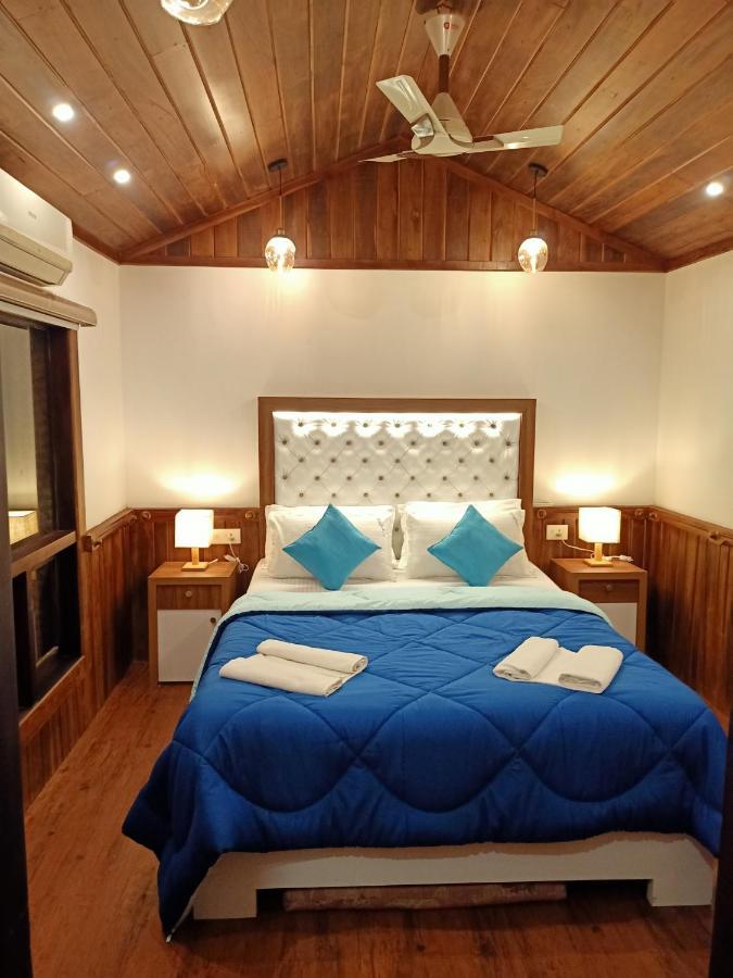 Отель Why Not Houseboat Alappuzha Экстерьер фото