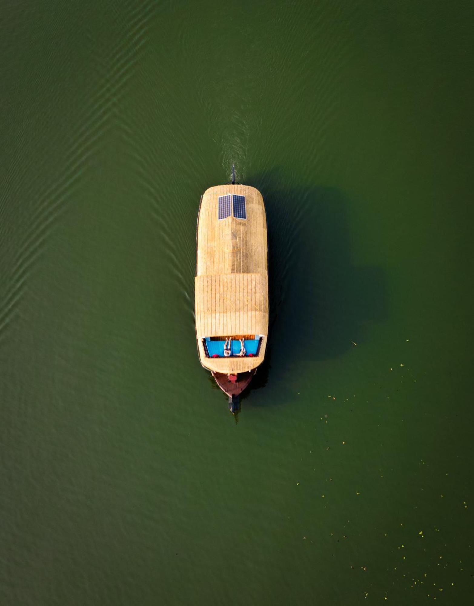 Отель Why Not Houseboat Alappuzha Экстерьер фото
