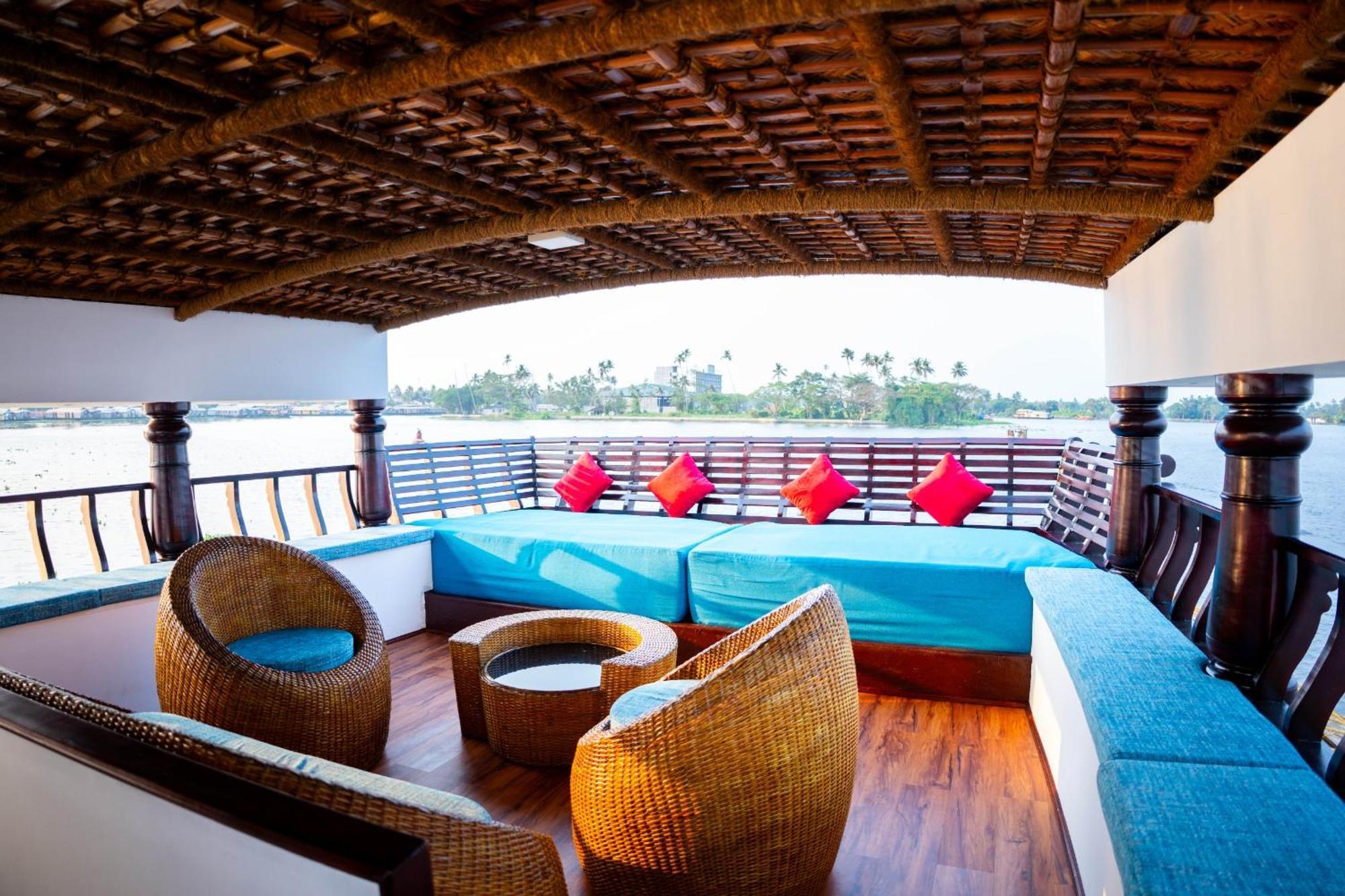 Отель Why Not Houseboat Alappuzha Экстерьер фото